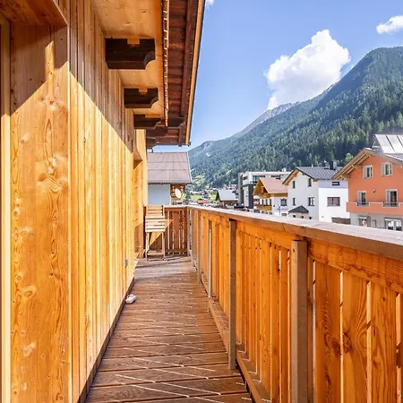 Edelweiss 200m Zum Lift - Silvretta Card Premium Inklusive * סי