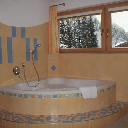 Edelweiss 200m Zum Lift - Silvretta Card Premium Inklusive סי